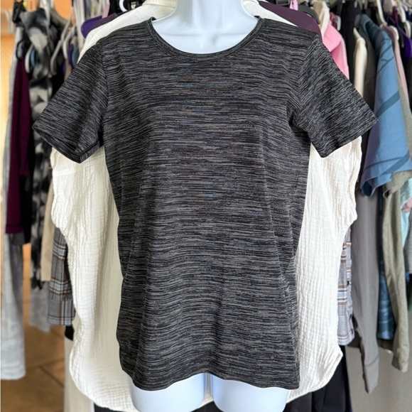 Lululemon Swiftly‎ Tech Short Sleeve (Breeze) *Relaxed Fit Black / White / Black - Picture 1 of 8